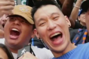 书豪客串街头记者感受疯狂的纽约球迷!球迷狂喊:布伦森是我爸爸